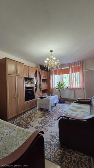 Apartament cu 3 camere semidecomandat, mobilat în Far
