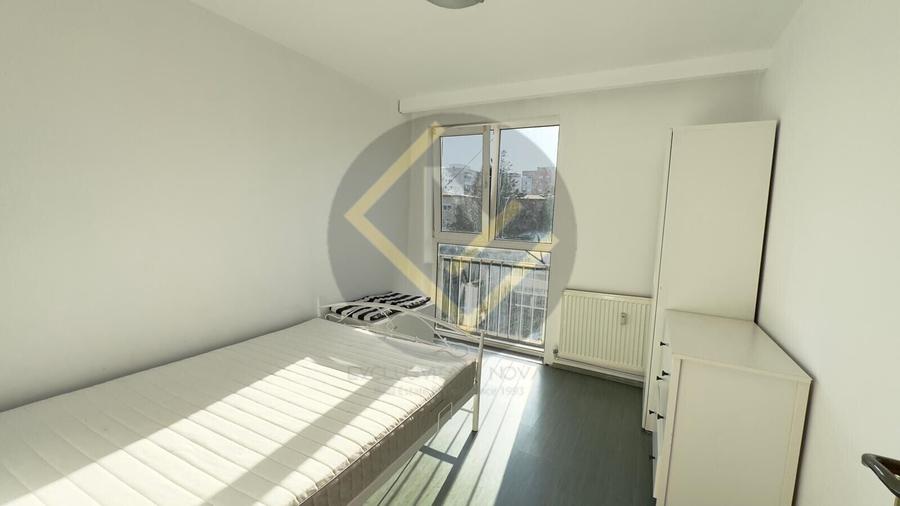Apartament cu 3 camere semidecomandat, mobilat în P-ța Muncii