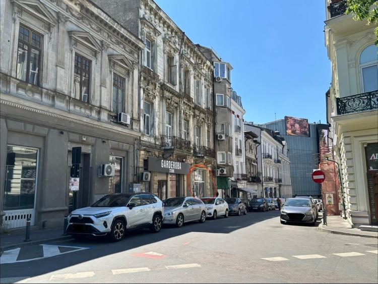 Spațiu comercial, de 81 mp, în Universitate