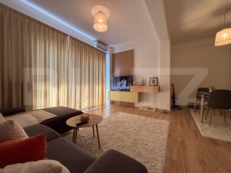 Apartament cu 3 camere decomandat în Periferie