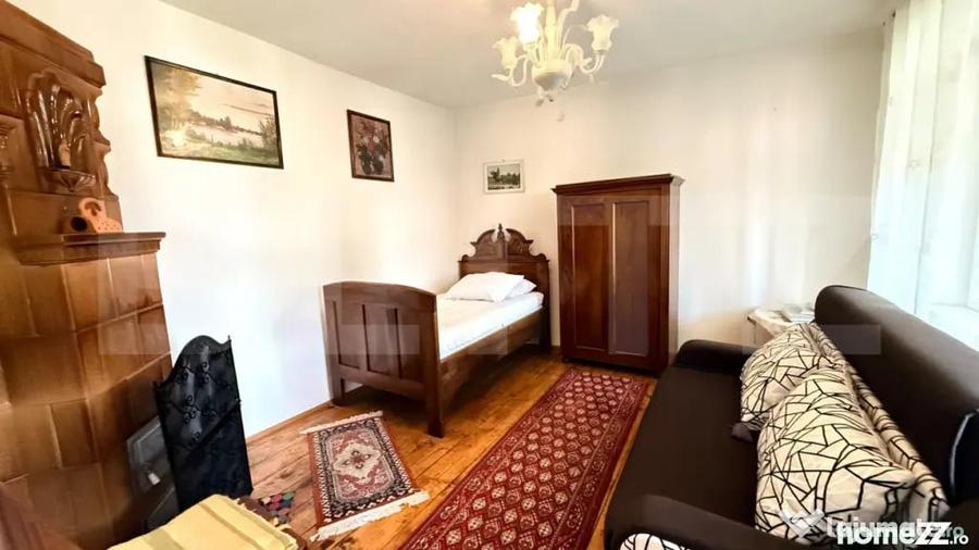 Casă cu 5 camere cu Teren 382 Mp în Pietroșița