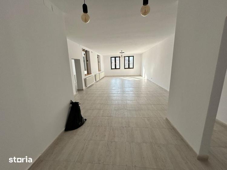 Spațiu comercial, de 310 mp, în Florești