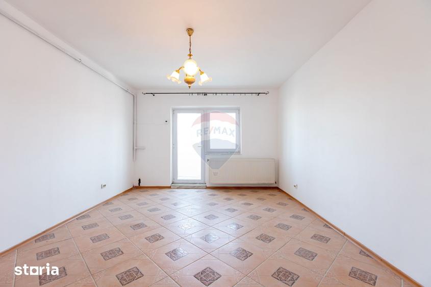 Apartament cu 3 camere în Traian