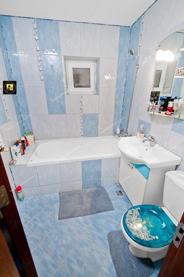 Apartament cu 2 camere decomandat în Micro 17