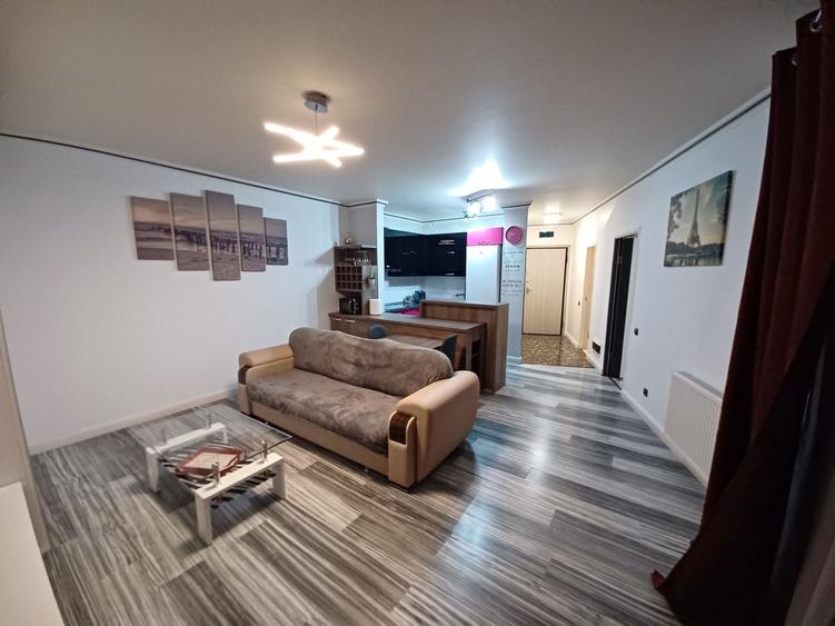 Apartament cu 2 camere semidecomandat, mobilat în Central — fotografia 1