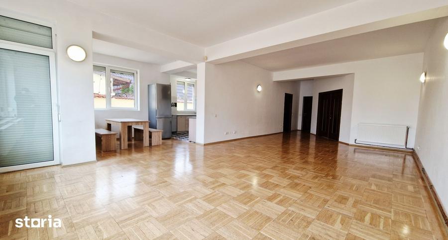 Casă cu 6 camere cu Teren 544 Mp în Dămăroaia