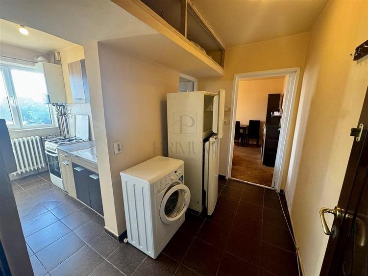 Apartament cu 3 camere semidecomandat în Șagului