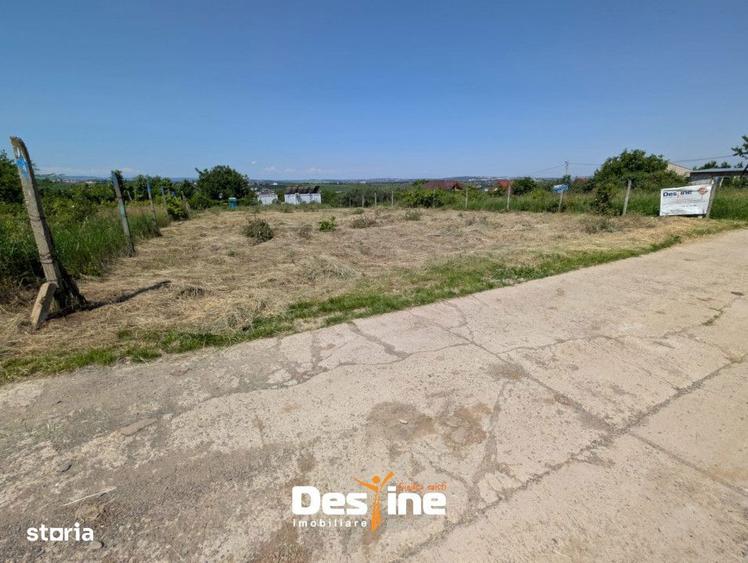 Teren de 974 mp, în Bucium