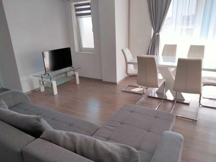 Apartament cu 3 camere decomandat în Lotus