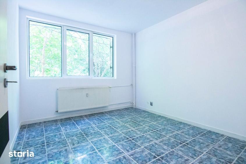 Apartament cu 4 camere în Drumul Taberei