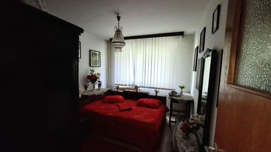 Apartament cu 4 camere decomandat în Brâncoveanu