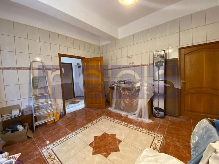 Casă individuală cu 7 camere cu Canalizare în Sălaj