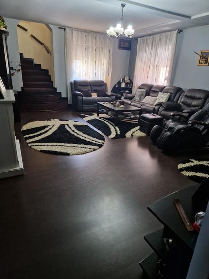 Casă cu 5 camere cu Teren 504 Mp în Cătămărești-Deal
