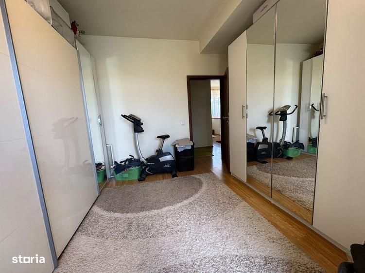 Casă cu 4 camere în Glina