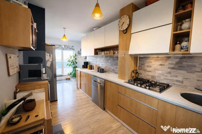 Apartament cu 4 camere semidecomandat în Andrei Mureșanu