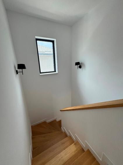 Casă individuală cu 5 camere cu Teren 590 Mp în Corbeanca