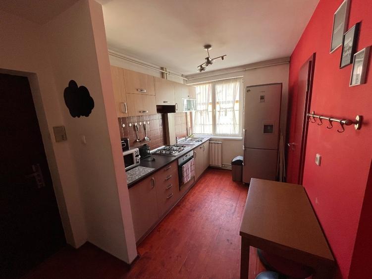 Apartament cu 2 camere semidecomandat, mobilat în Ultracentral
