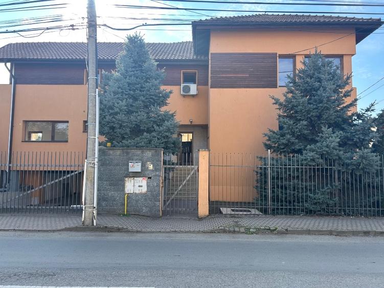 Casă individuală cu 5 camere cu Teren 730 Mp în Aradului