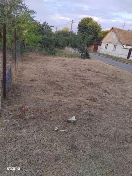 Casă cu 4 camere cu Teren 1000 Mp în Central