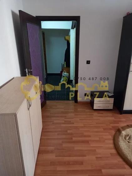 Apartament cu 2 camere semidecomandat, mobilat în Central