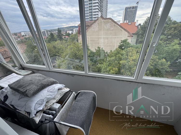 Apartament cu 2 camere semidecomandat, mobilat în Semicentral