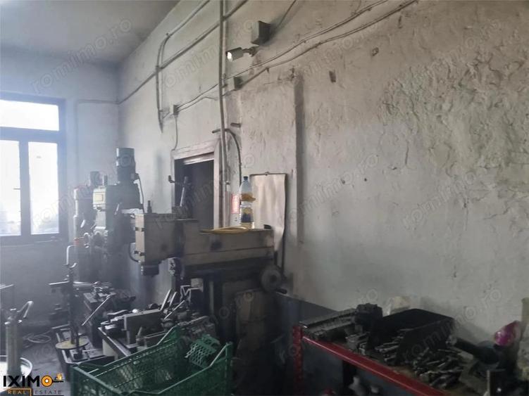 Spațiu comercial, de 172 mp, în Izvoare
