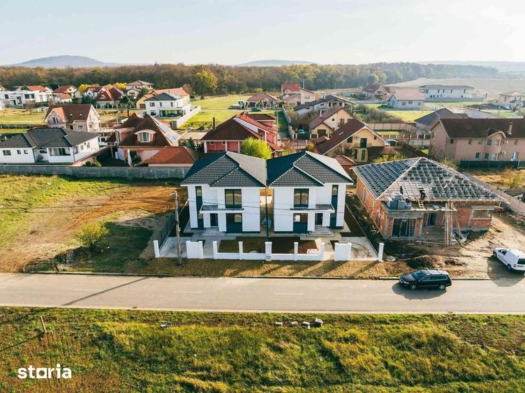 Casă cu 4 camere cu Teren 360 Mp în Sânmartin