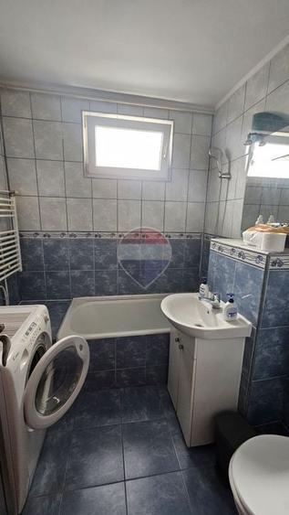 Apartament cu 2 camere decomandat, mobilat în Central