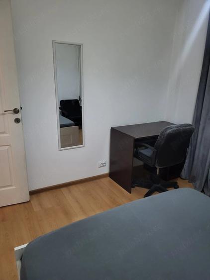 Apartament cu 3 camere decomandat, mobilat în Moinești