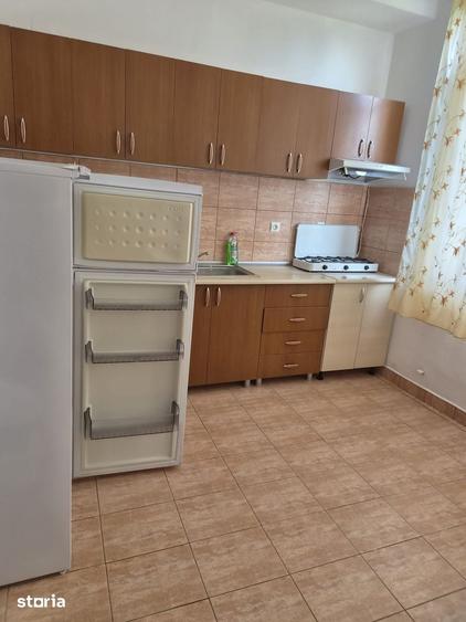 Casă cu 10 camere cu Teren 100 Mp în Corbu