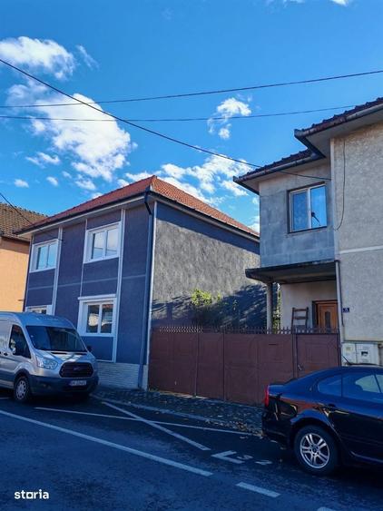 Casă cu 4 camere în Central