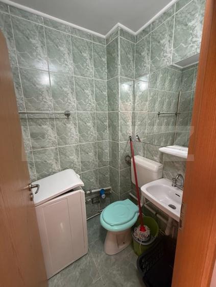 Apartament cu 3 camere decomandat, mobilat în Tractorul