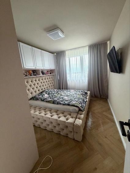 Apartament cu 3 camere decomandat în Sud