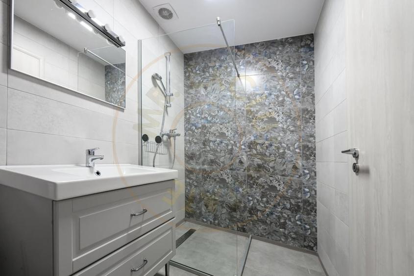 Casă individuală cu 6 camere cu Canalizare în Bradu