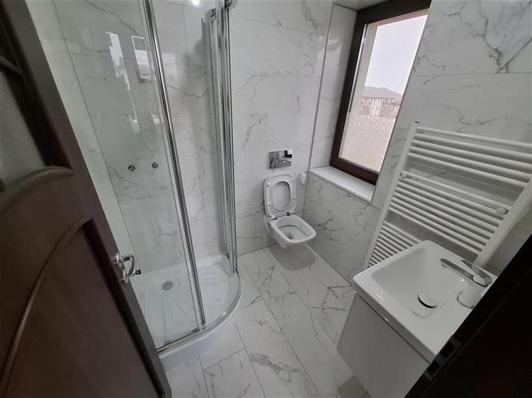 Casă cu 4 camere cu Canalizare în Popas Păcurari
