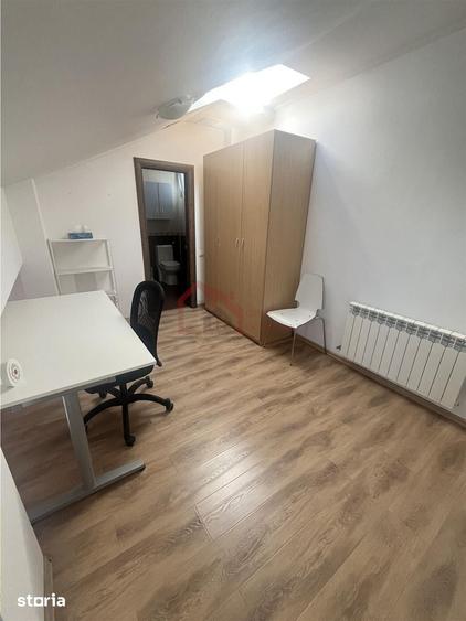 Apartament cu 4 camere decomandat în Colentina