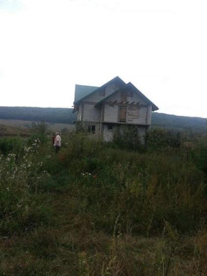 Casă cu 4 camere cu Teren 279 Mp în Dobrovăț