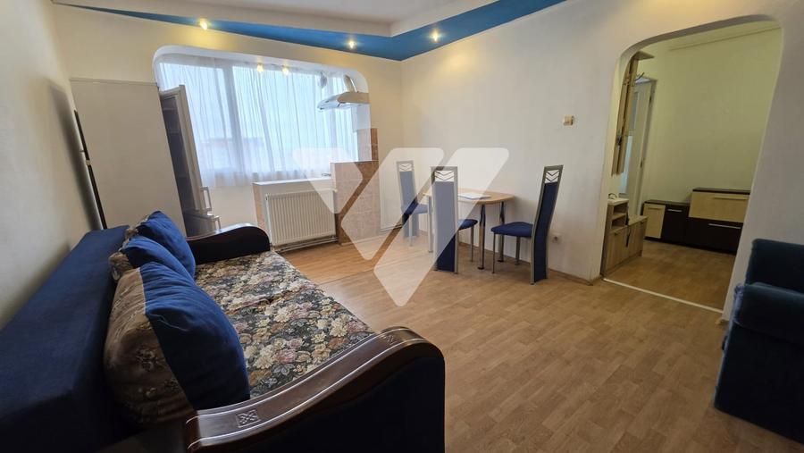 Apartament cu 3 camere semidecomandat, mobilat în Mihai Viteazul