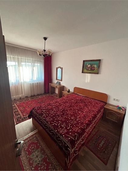 Apartament cu 3 camere decomandat în Crihala