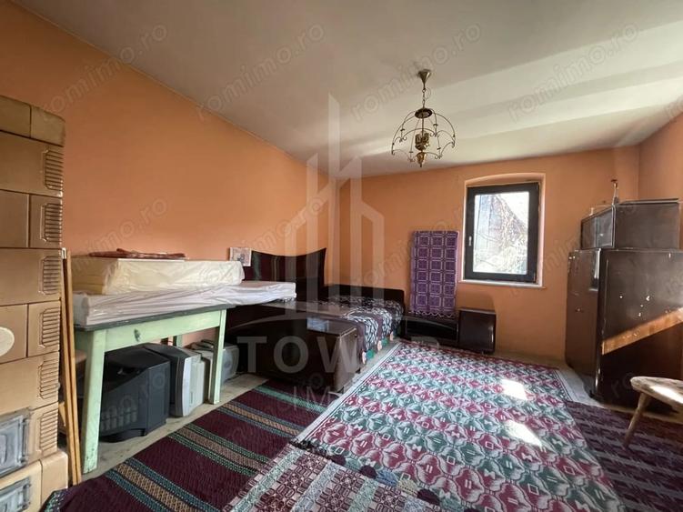 Casă cu 3 camere cu Teren 1464 Mp în Porumbacu de Jos