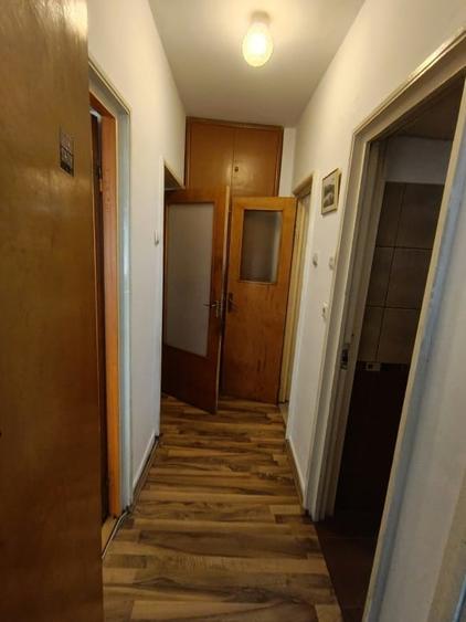 Apartament cu 3 camere decomandat, mobilat în Săsar