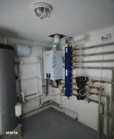 Casă cu 8 camere cu Teren 390 Mp în Parcul Carol