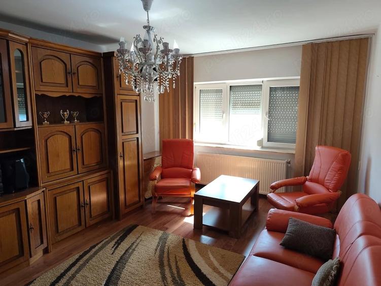 Apartament cu 2 camere decomandat în Central
