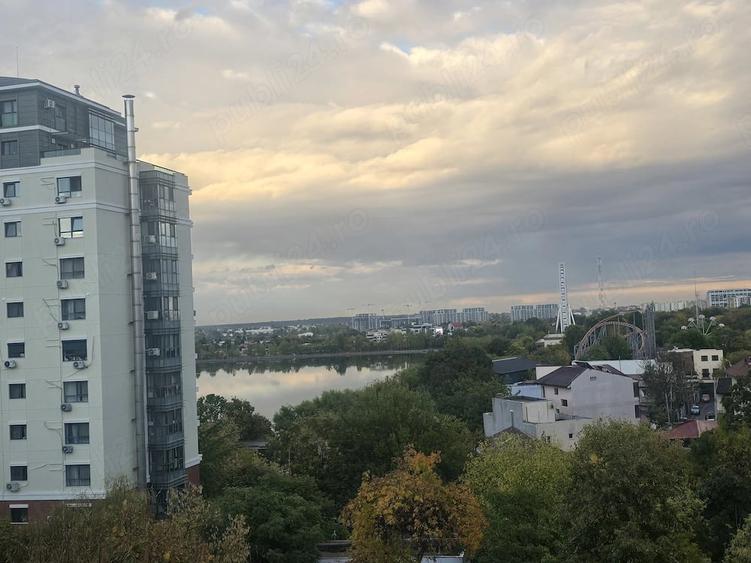 Garsonieră decomandată în Tei