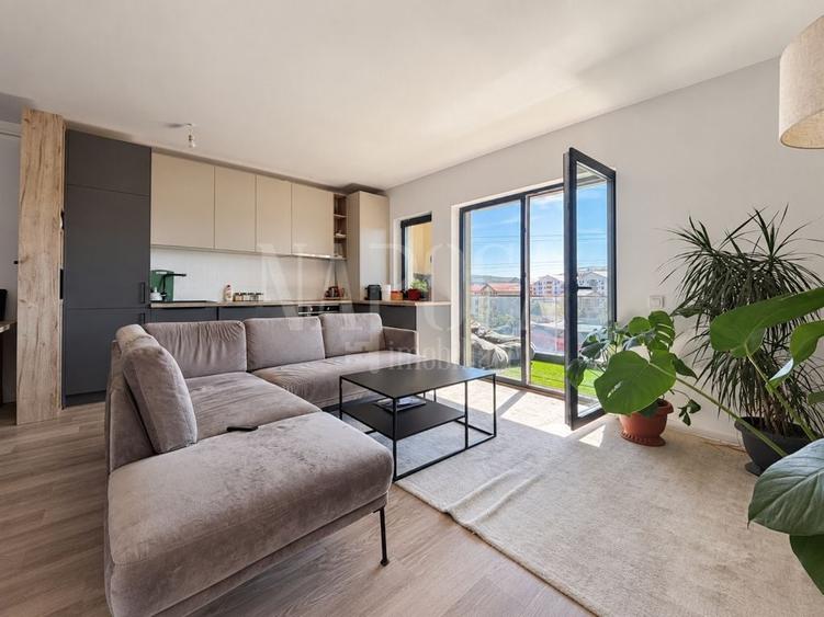 Apartament cu 3 camere semidecomandat în Florești