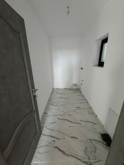 Casă individuală cu 4 camere cu Canalizare în Păulești