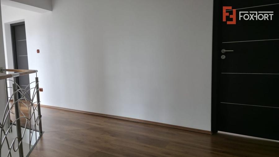 Casă individuală cu 6 camere cu Canalizare în Gătaia