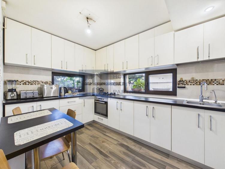 Duplex cu 5 camere cu Canalizare în Domnești