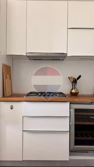 Apartament cu 3 camere decomandat, mobilat în Tei