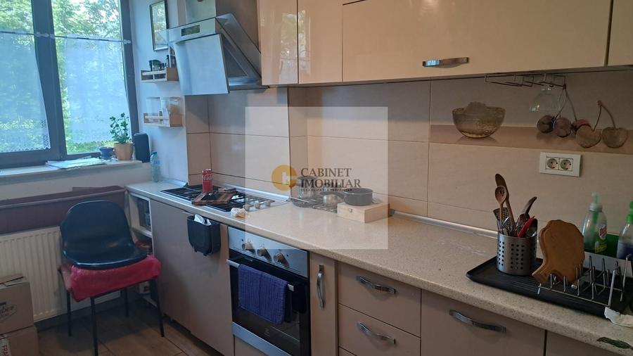 Apartament cu 3 camere decomandat în Politehnica